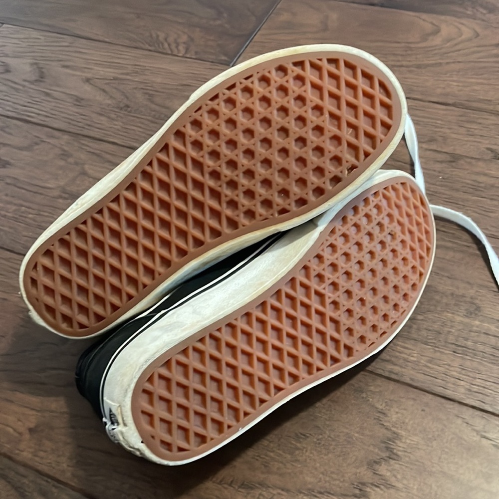 Vans - Picture 4 of 5